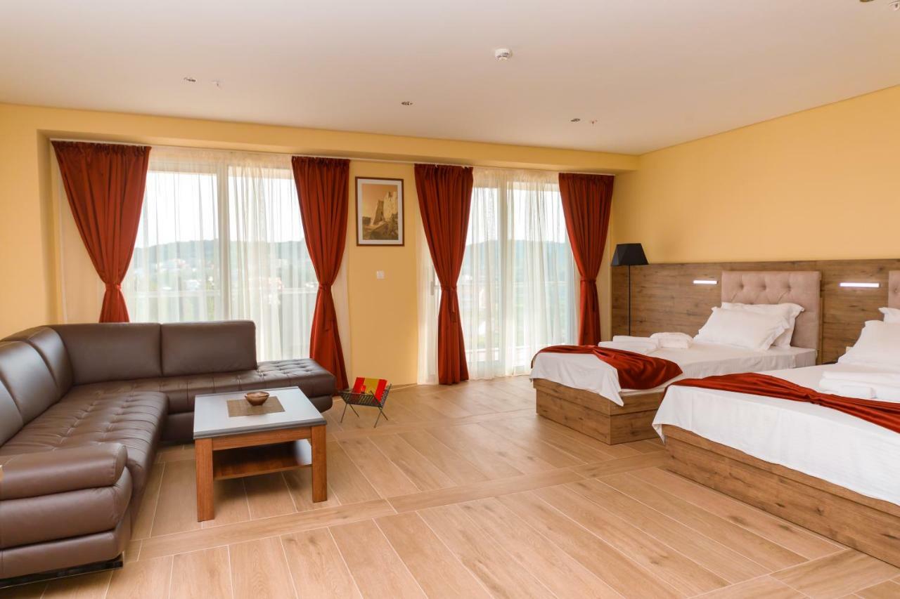 Hotel Franca Ulcinj Extérieur photo