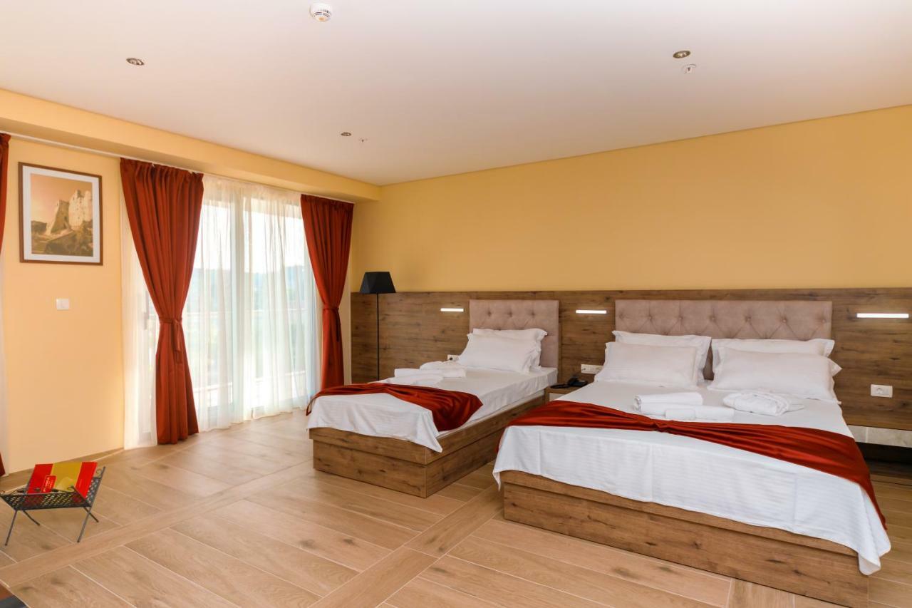 Hotel Franca Ulcinj Extérieur photo